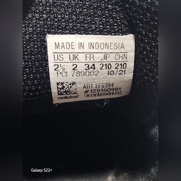 ADIDAS SUPERSTAR KIDS  Black with White Stripes  Size 2 1/2. - Picture 5 of 10